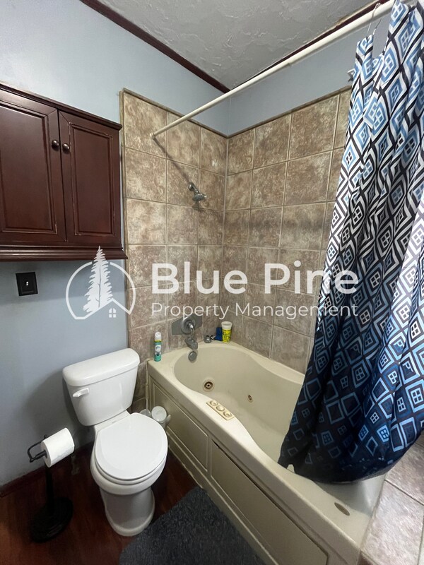 Building Photo - 284 S Ridge Ave