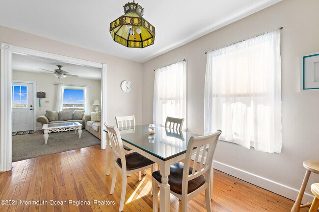 Building Photo - 1211 Ocean Ave N