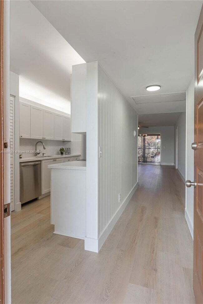 Building Photo - 1300 SW 124th Terrace