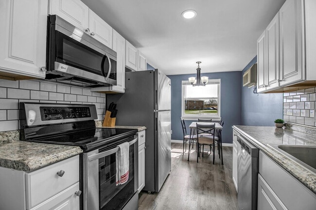 Building Photo - 2728 Niagara Falls Blvd