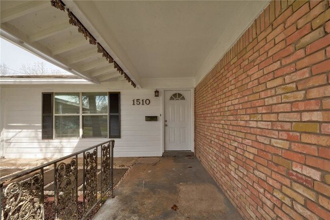 Building Photo - 1510 Northridge Dr