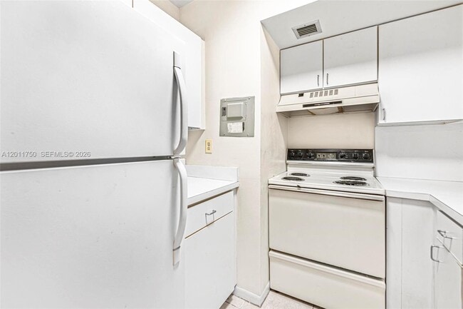 Building Photo - 9107 SW 137th Ter