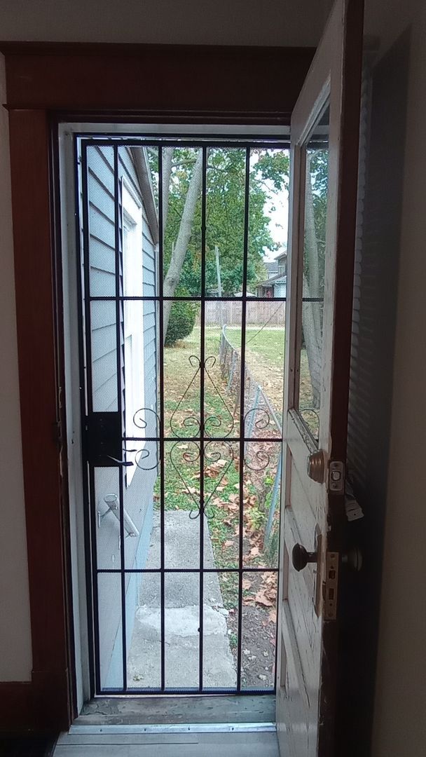 Building Photo - 1816 Woodlawn Ave