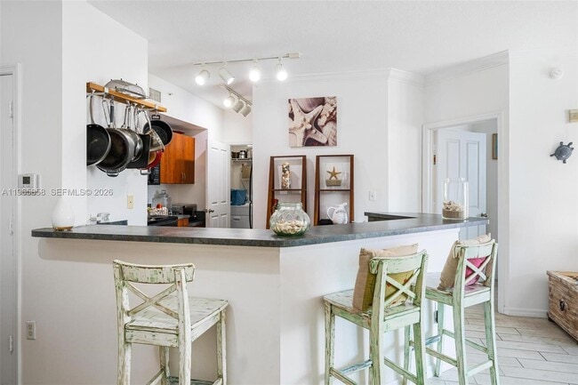 Building Photo - 9172 Collins Ave