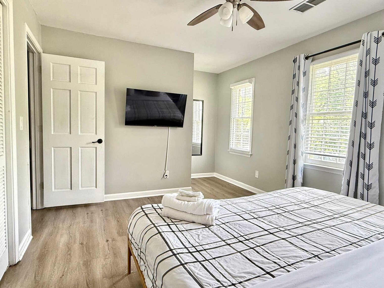 Building Photo - 1275 Sweet Pine Dr