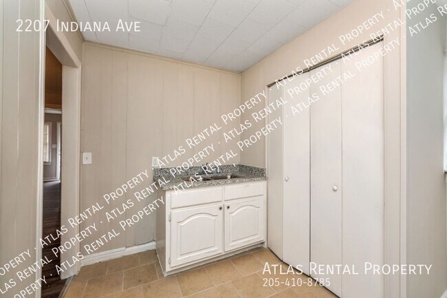 Building Photo - 2207 Indiana Ave