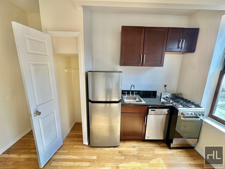 Building Photo - West 11th Street