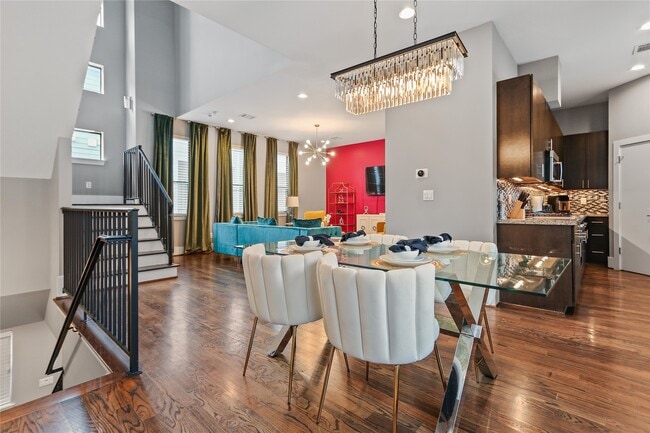 Building Photo - 2105 Hadley St