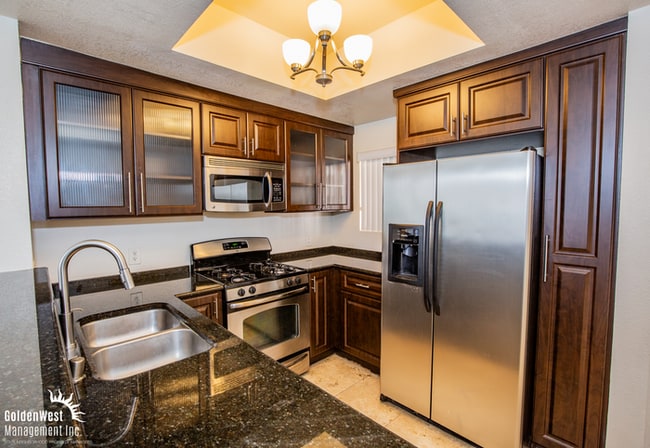 Building Photo - Elegant 1Bdm 1Ba Condo in Guard-Gated Las Vegas Community.