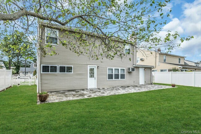 Building Photo - 27 Apollo Ln