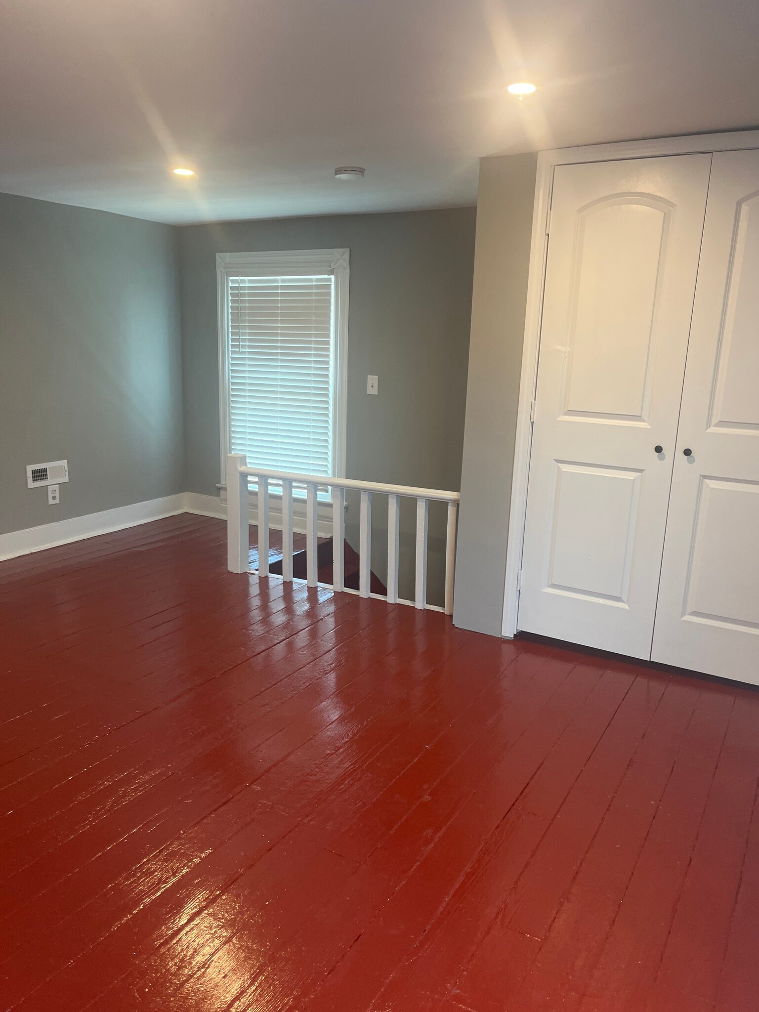 Building Photo - 110 Front St