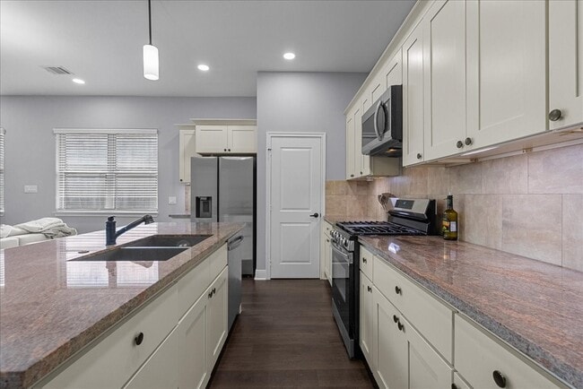 Building Photo - 20061 Torrey Pines Ln