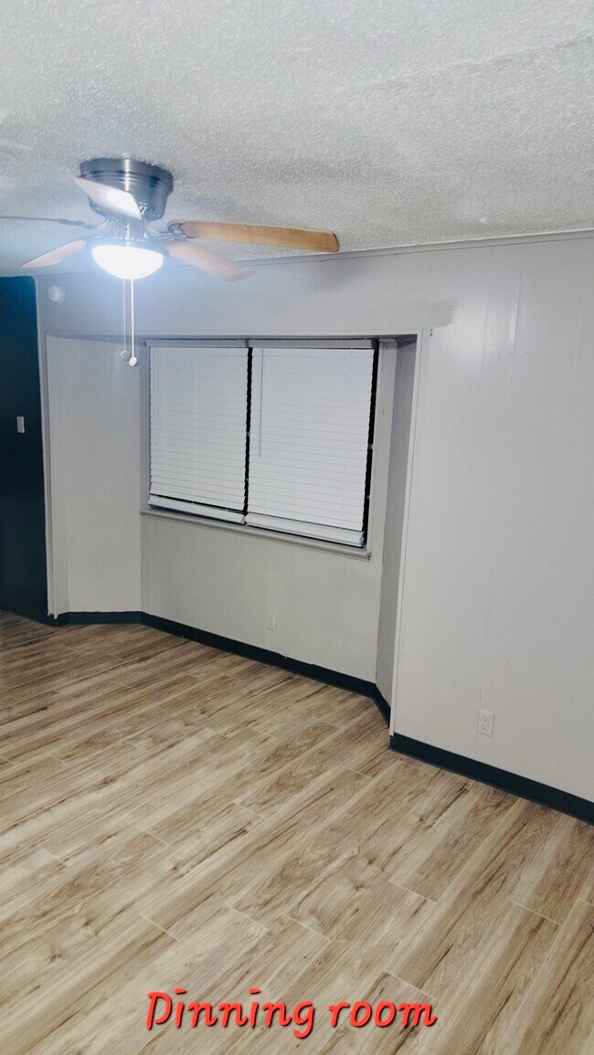 Building Photo - 3 Utica Ln