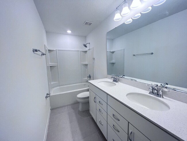 Building Photo - Available NOW! Epperson lagoon 4 Bed, 2.5 Bath Home in Wesley Chapel, FL - A Must-See Rental Prop...