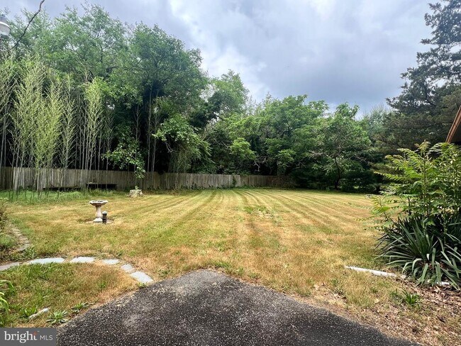 Building Photo - 465 W Elmer Rd