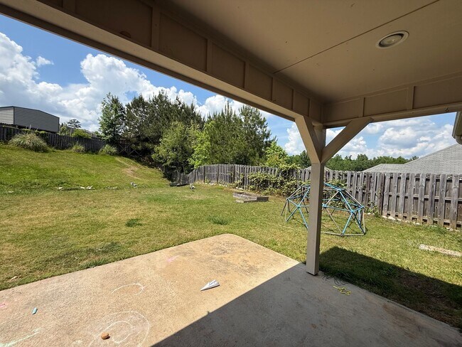 Building Photo - 3/2 1-level Phenix City home