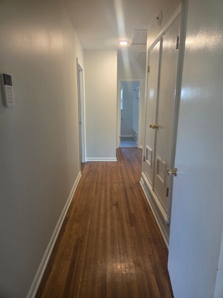 Building Photo - 5360 Brenton Ave