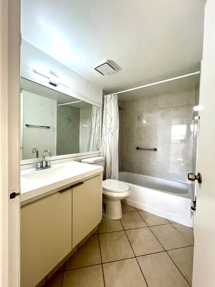 Building Photo - 10315 NW 9th Street Cir