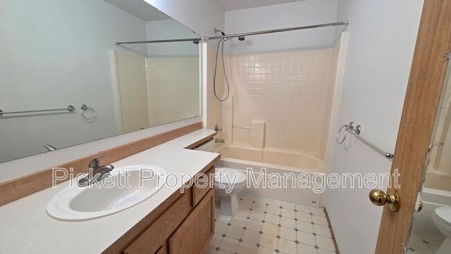 Building Photo - 11615 Breckenridge Ln NW