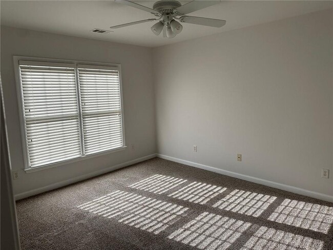 Building Photo - 1296 Dunwoody Cove
