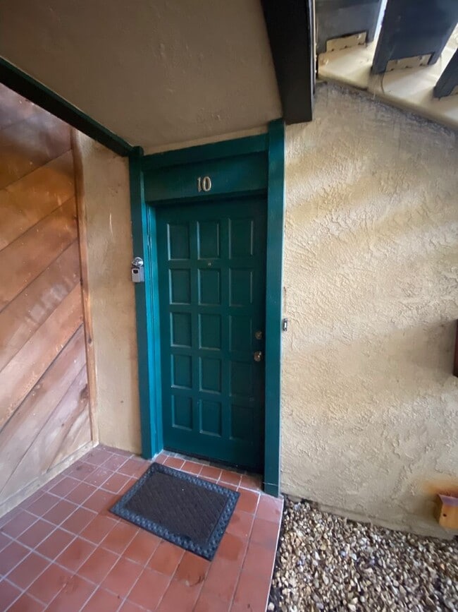 Building Photo - 570 Peach St