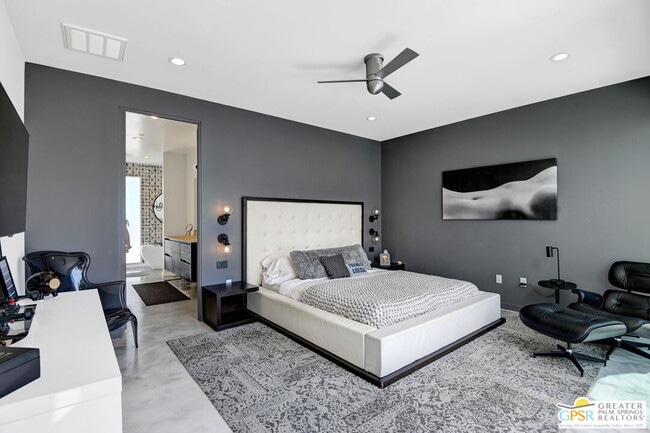 Building Photo - 949 Bernardi Ln