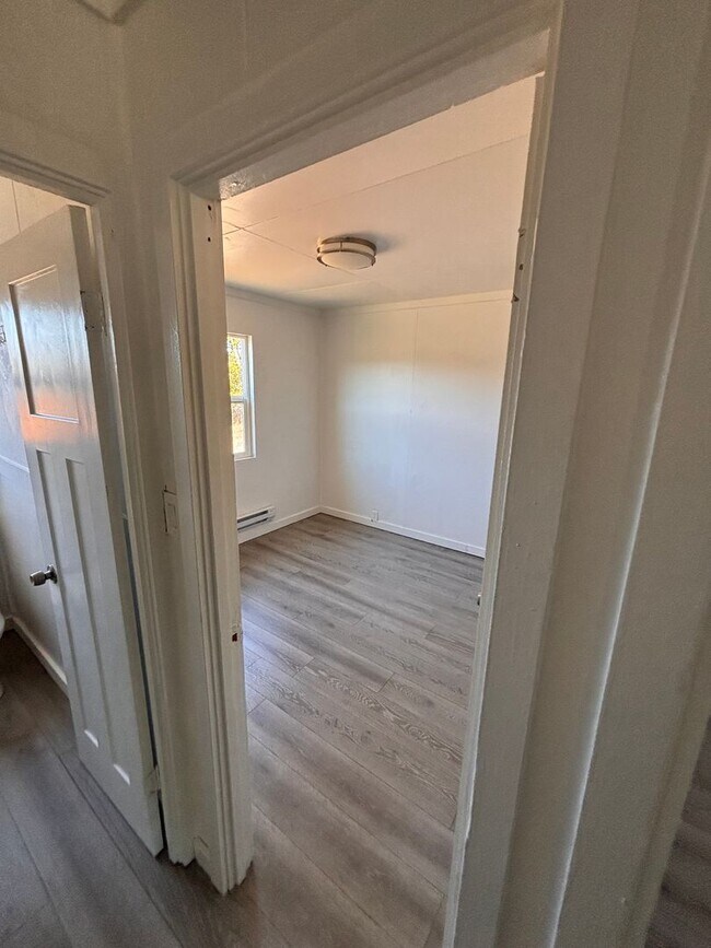 Building Photo - R144