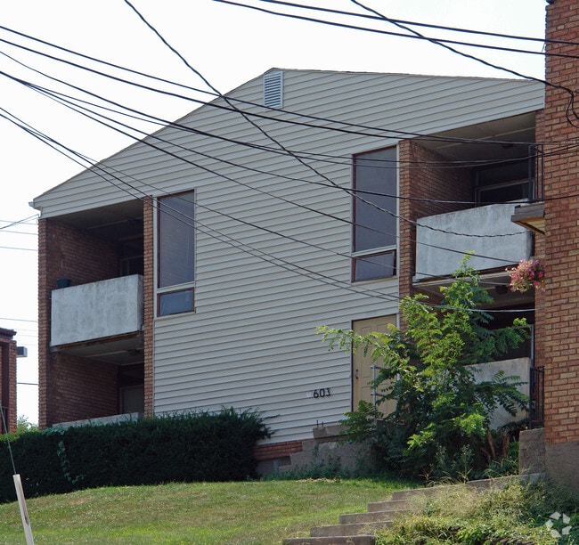 Building Photo - 3603 Schwartze Ave