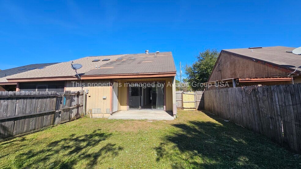 Building Photo - 10724 Alden Rd