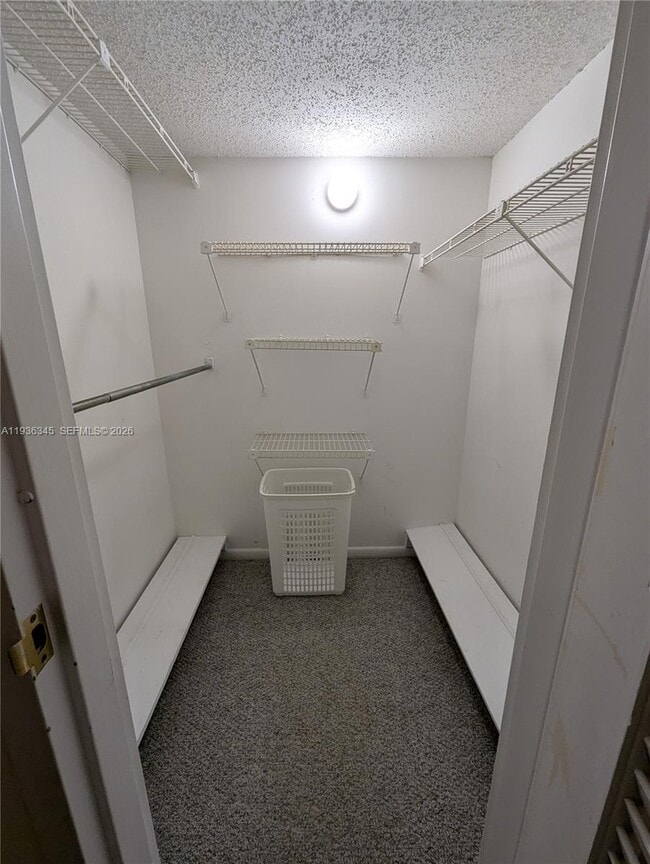 Building Photo - 2 Abbey Ln