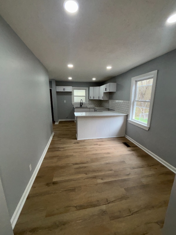 Building Photo - 619 Pinewood Ave