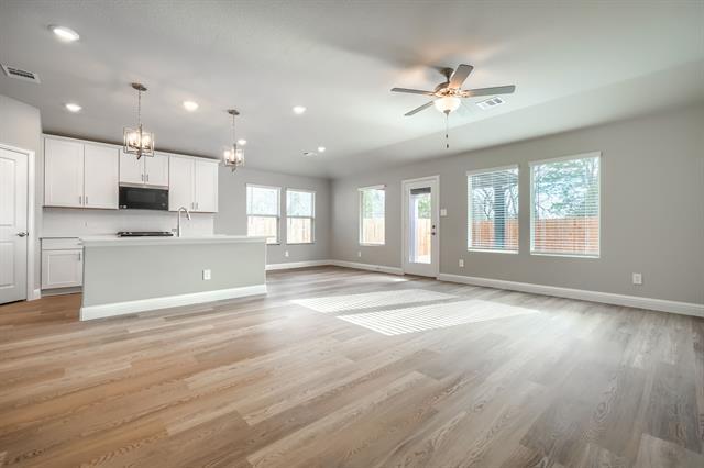 Building Photo - 511 Midnight Oak Dr