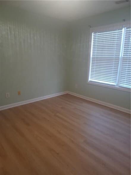 Building Photo - 621 Waterstone Dr SW