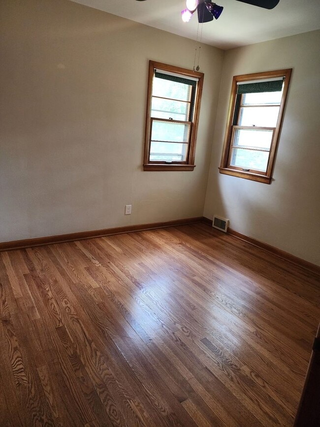 Building Photo - Beautifully Renovated Ranch-style Home!