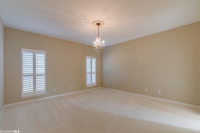 Building Photo - 117 Club Dr