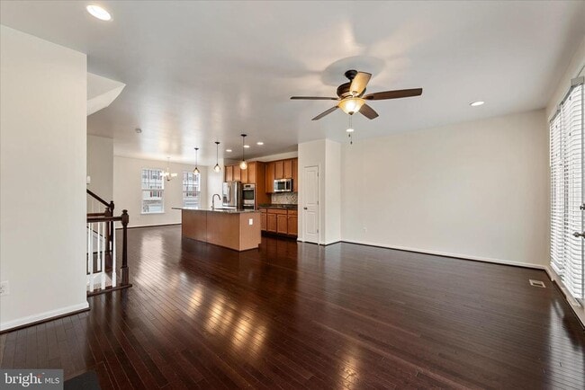 Building Photo - 109 Sequoia Dr