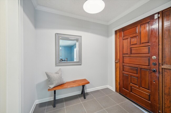 Building Photo - 2910 Freshmeadows Dr