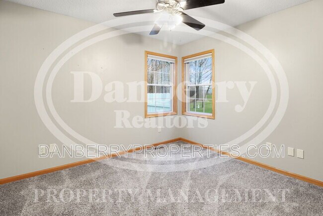 Building Photo - 1564 Plum Creek Dr