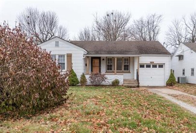Building Photo - Great Springfield Location! 2 Bed / 1 Bath