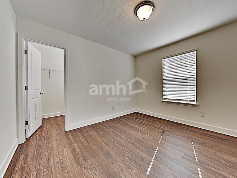 Building Photo - 417 Sandstone Dr