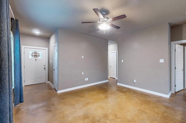 Building Photo - 209 S Baugh St