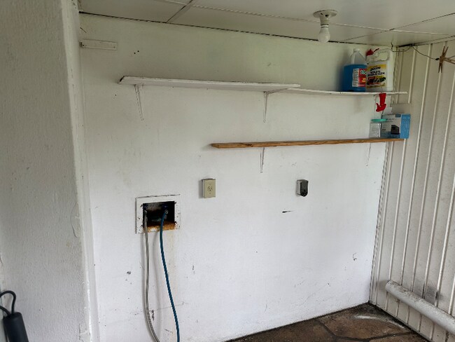 Building Photo - 5760 Gallatin Ln