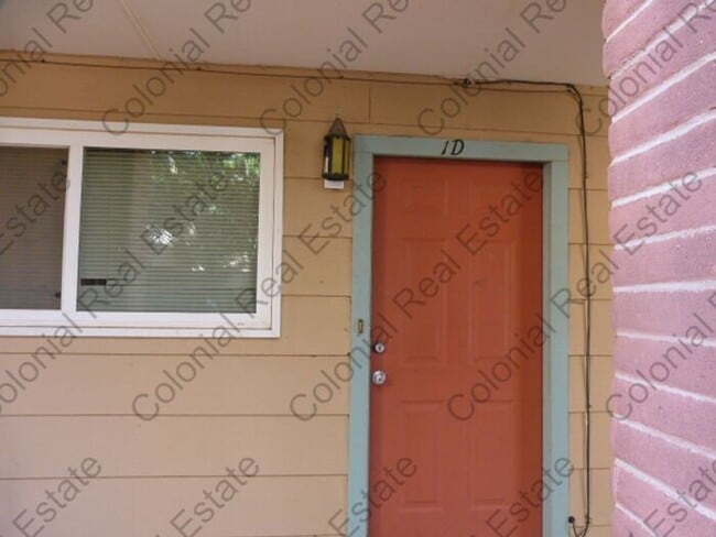 Building Photo - 1 bedroom 1 bathroom apartment for rent, granite, central heat and air, community laundry room on...