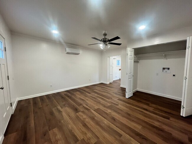 Building Photo - 777 E San Joaquin Ave