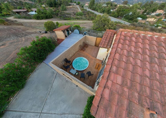 Building Photo - 14552 Skyline Truck Trail