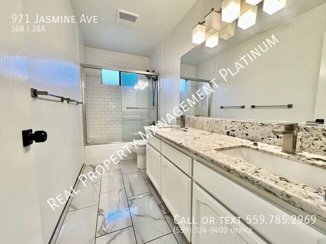 Building Photo - 971 Jasmine Ave