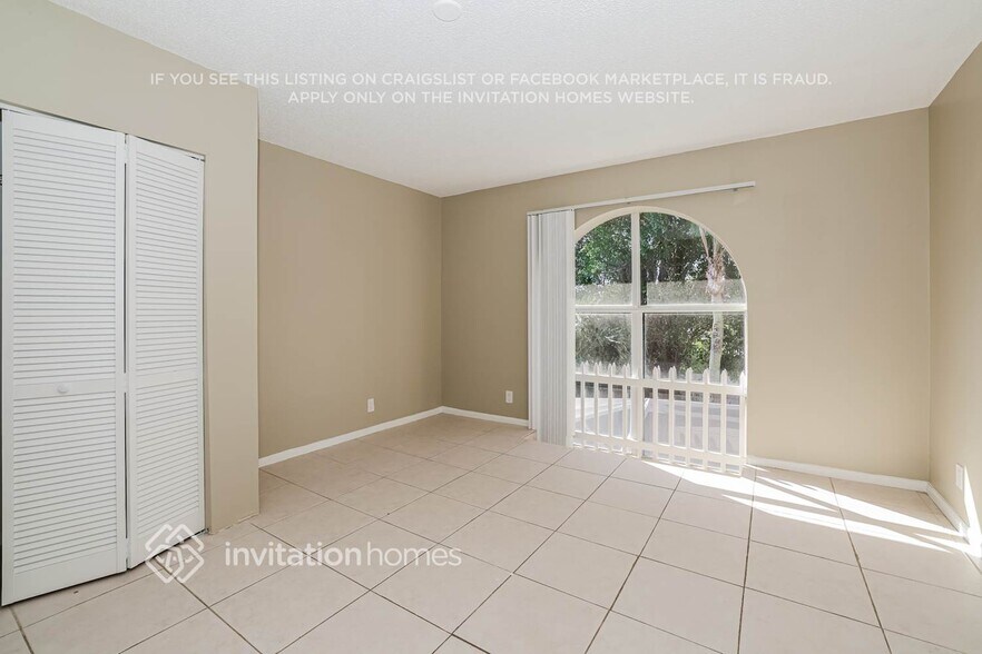 Building Photo - 1081 Fairfax Cir W