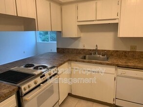 Building Photo - 7310 NE 16th Ave