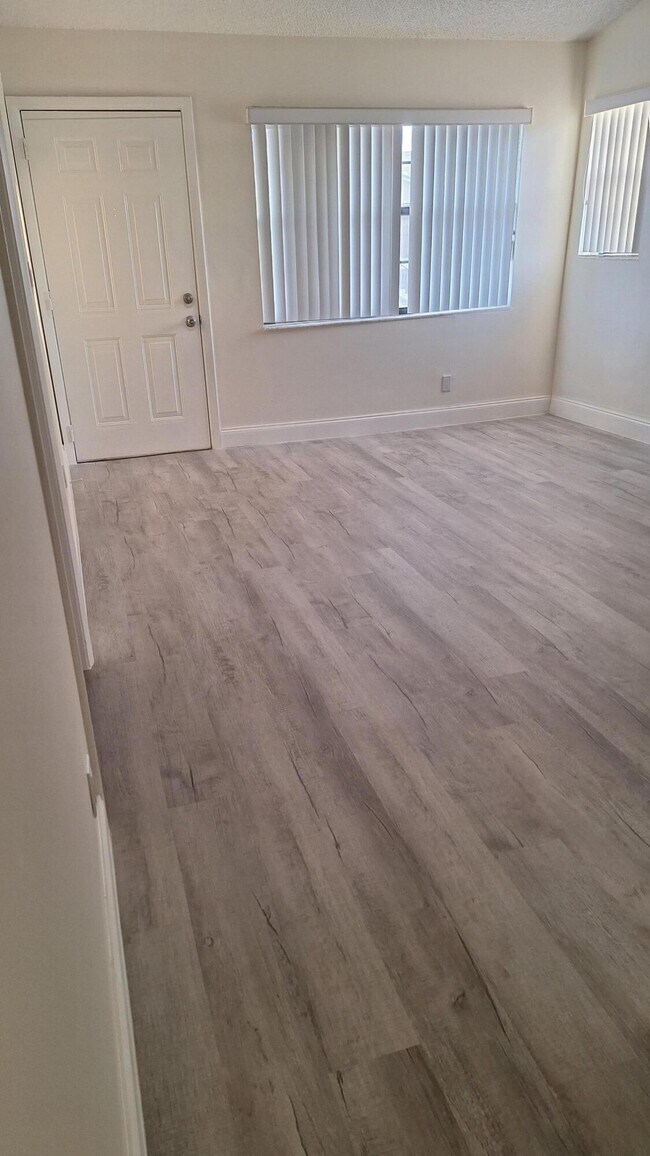 Building Photo - 9430 Boca Cove Cir