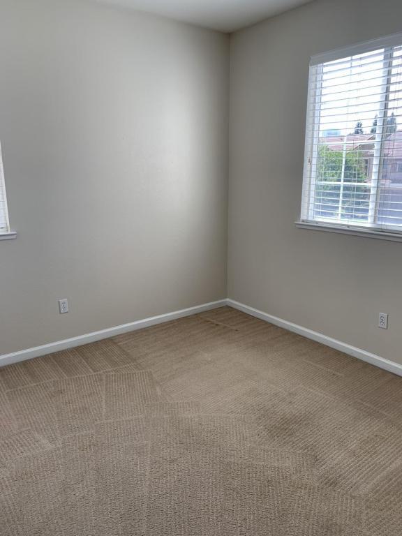 Building Photo - 2372 River Rock Dr